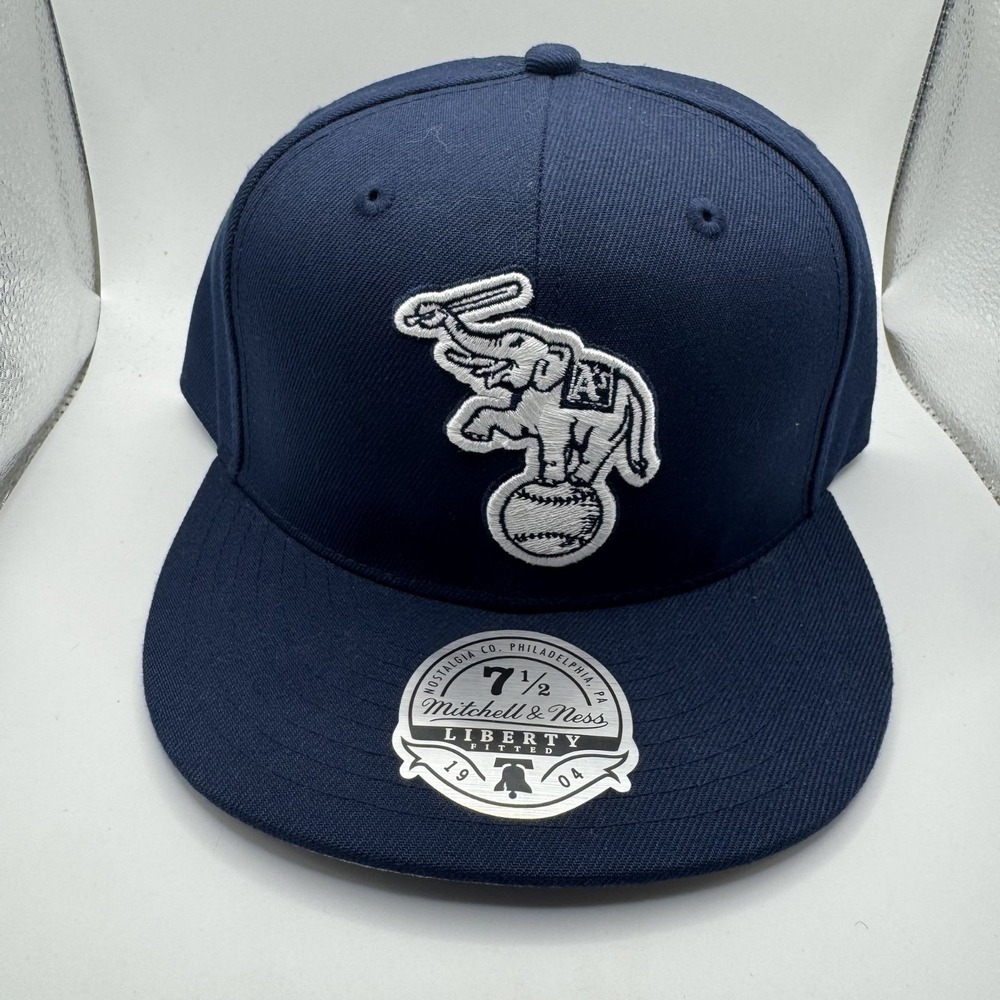 Mitchell & Ness Oakland Athletics Stomper Navy Blue Fitted Hat Size 7 1/2